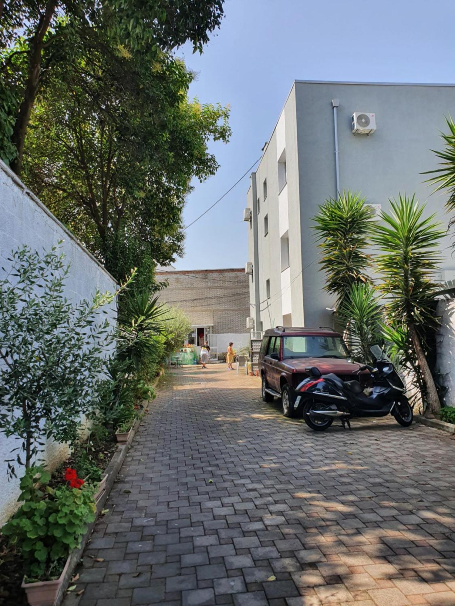 Klerichi Hotel Tirana Exterior photo